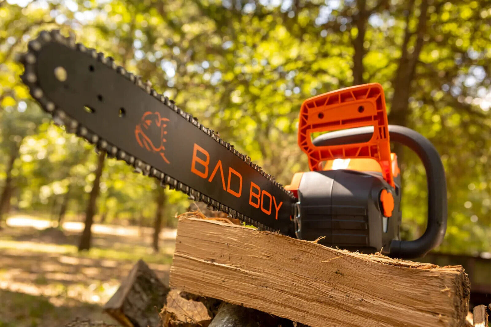 18-inch chainsaw from Indiana Trailer Sales with a 4Ah battery, showing the chainsaw with battery attached and blade in view.