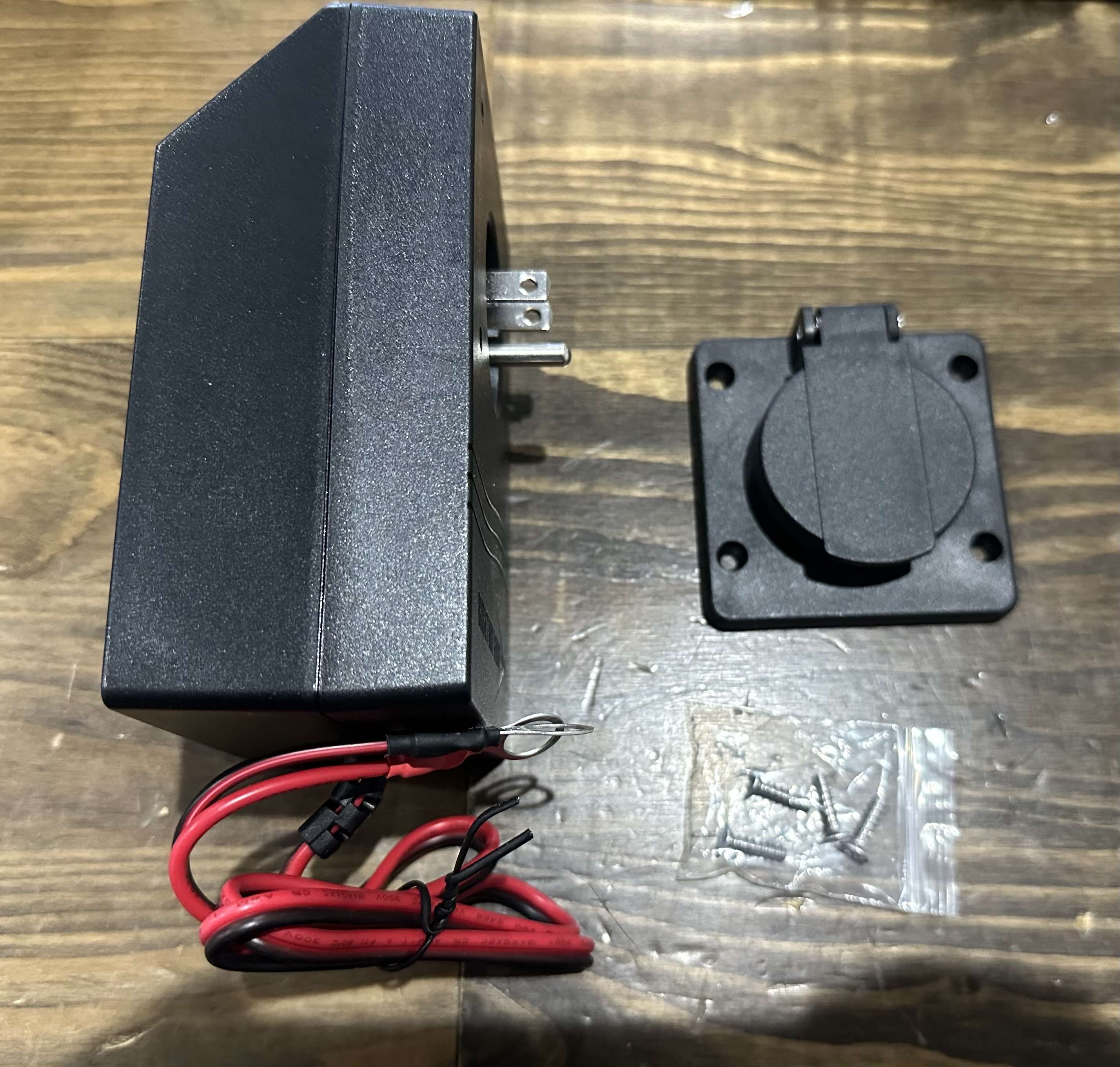 Trailer Charger 5 Amp - Indiana Trailer Sales