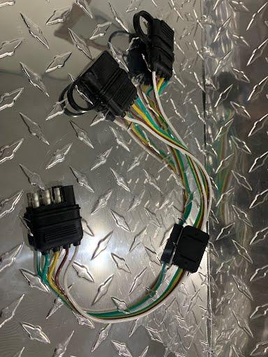 Flat 4 Y-Splitter Adapter - Indiana Trailer Sales