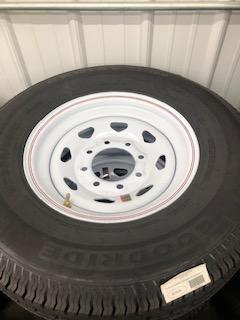 Tex Trail Tire-Whl ST23580RLRE-16x6WS865-HD white wheel and tire set for off-road vehicles, featuring durable design and bold white finish.